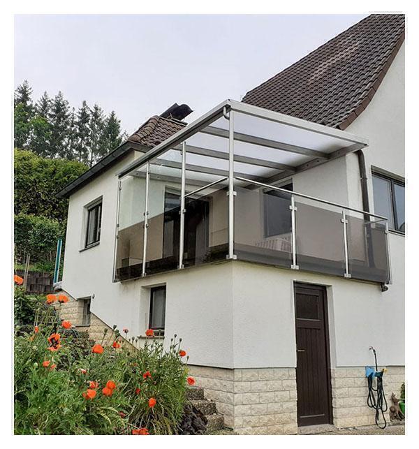 Balkon&uuml;berdachung aus Edelstahl und Glas im Raum  Sachsenheim