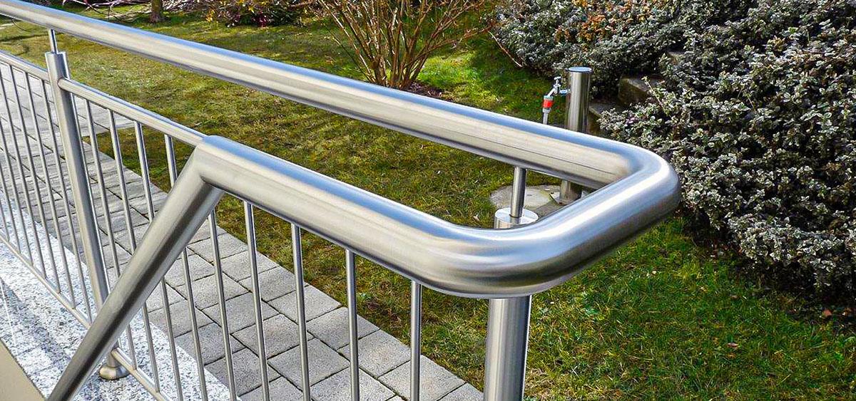 Edelstahl Balkongel&auml;nder W&ouml;rnersberg - ↗️Schmid-Jakobs.de: ✓Gel&auml;nderbau, Treppengel&auml;nder, Aluminium Sichtschutz, Terrassendach