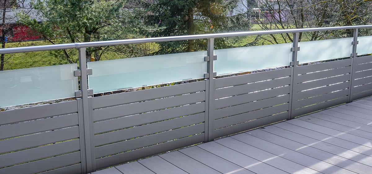 Edelstahl Balkongel&auml;nder Ebersbach (Fils) - ↗️Schmid-Jakobs.de: ✓Treppengel&auml;nder, Aluminium Sichtschutz, Gel&auml;nderbau, Terrassendach